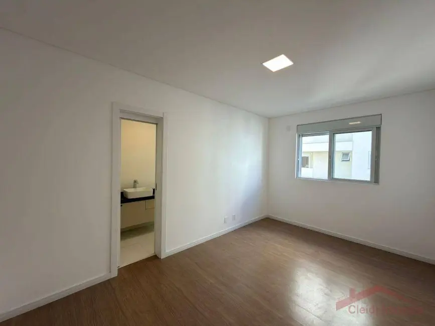 Foto 7 de Apartamento com 3 quartos para alugar, 111m2 em América, Joinville - SC