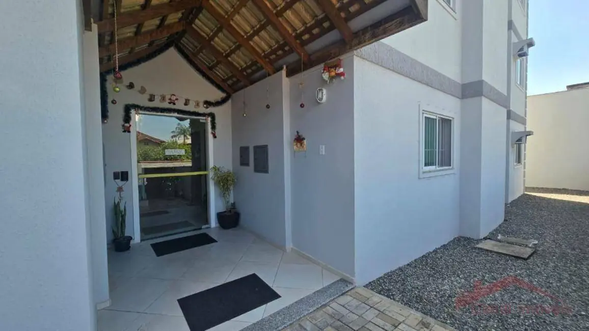 Foto 2 de Apartamento com 2 quartos para alugar, 80m2 em Iririú, Joinville - SC