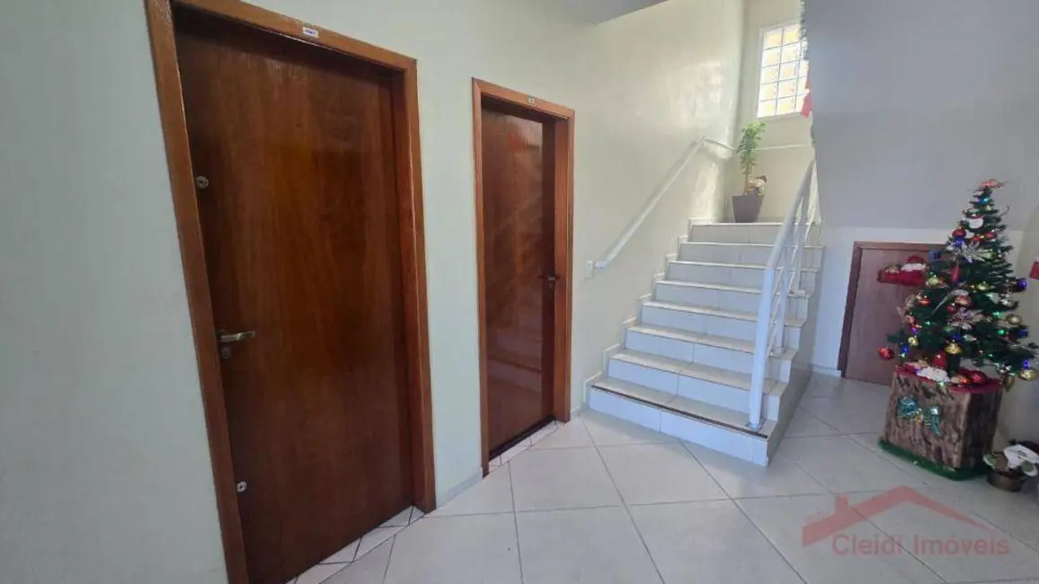 Foto 3 de Apartamento com 2 quartos para alugar, 80m2 em Iririú, Joinville - SC
