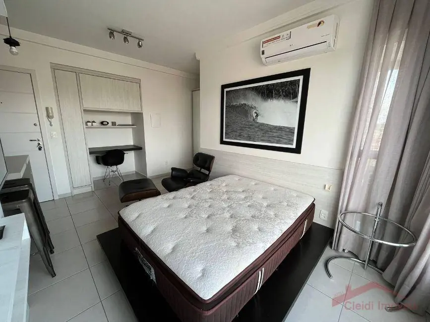 Foto 4 de Apartamento com 1 quarto para alugar, 47m2 em Bucarein, Joinville - SC