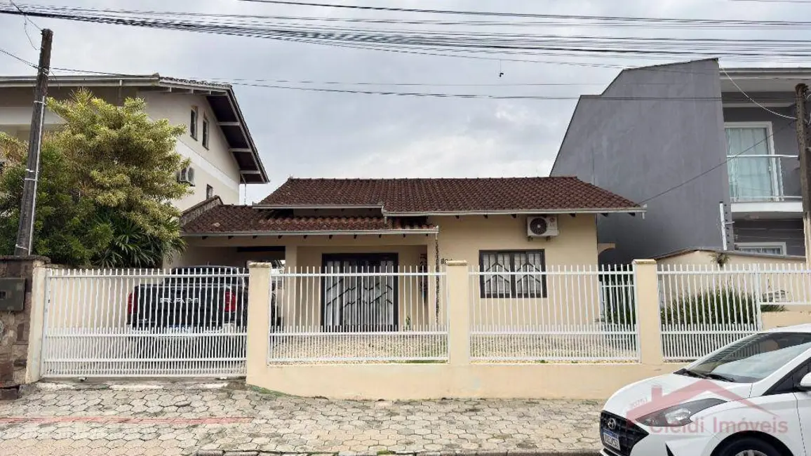 Foto 1 de Casa com 2 quartos à venda, 360m2 em Itaum, Joinville - SC
