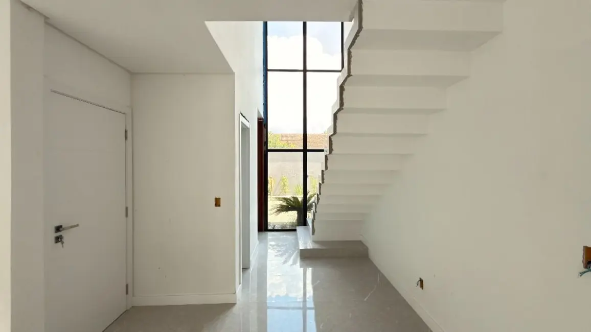 Foto 3 de Casa com 3 quartos à venda, 163m2 em América, Joinville - SC