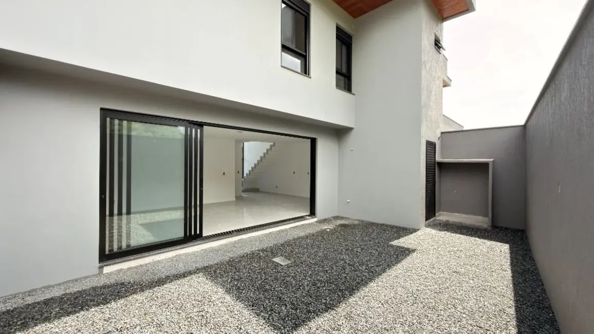 Foto 2 de Casa com 3 quartos à venda, 163m2 em América, Joinville - SC