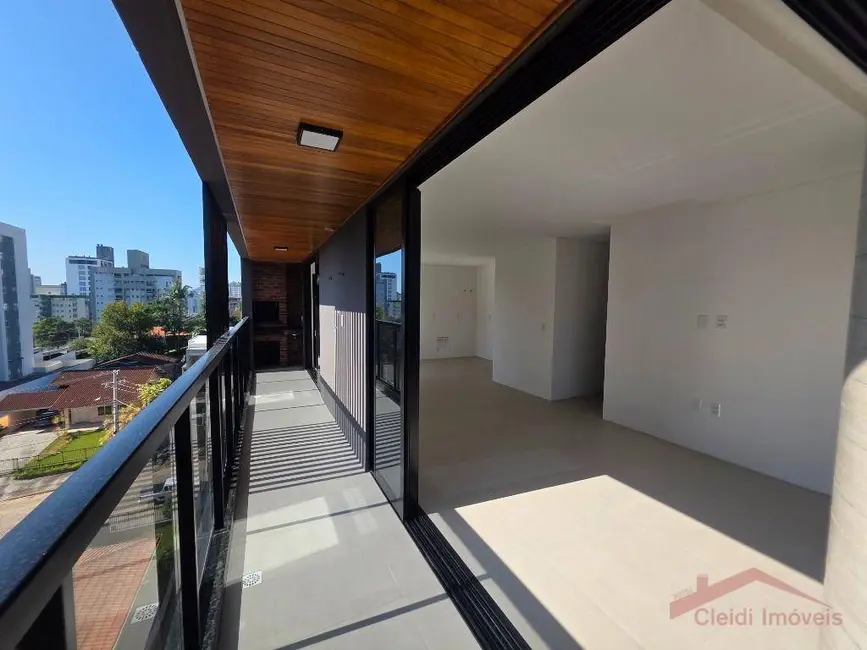 Foto 9 de Apartamento com 3 quartos à venda, 185m2 em Anita Garibaldi, Joinville - SC