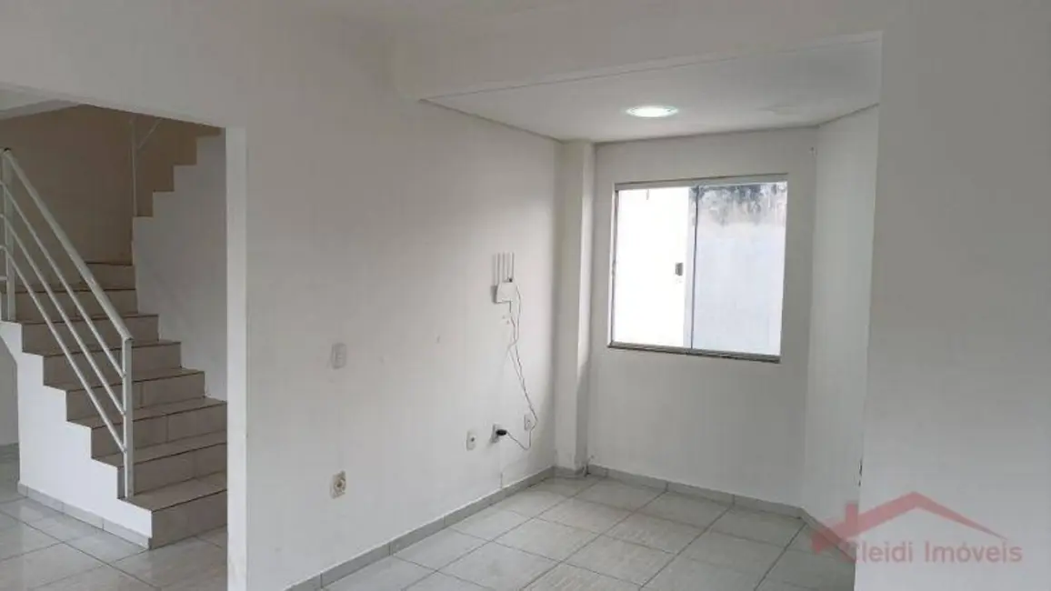 Foto 5 de Casa com 3 quartos para alugar, 99m2 em Adhemar Garcia, Joinville - SC