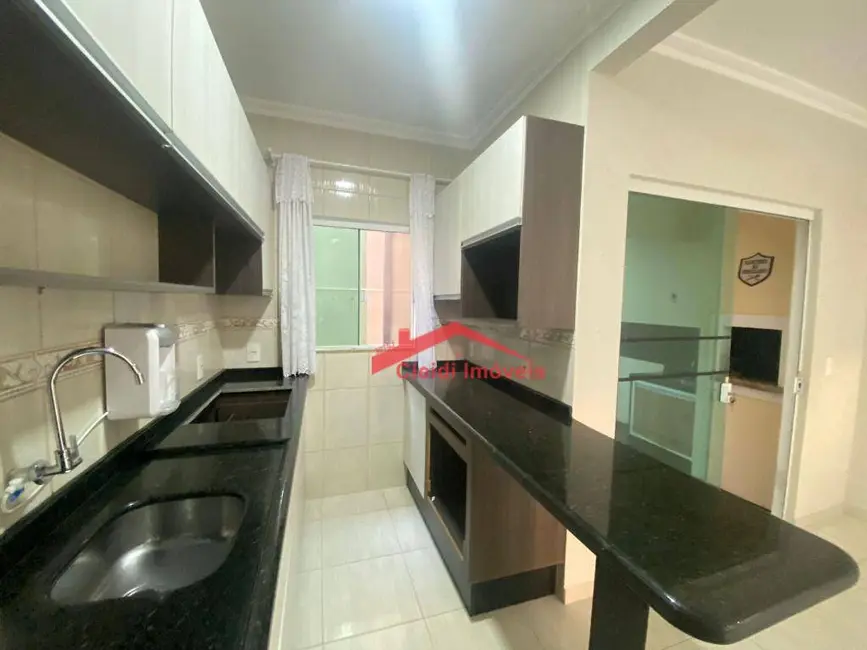 Foto 3 de Sobrado com 3 quartos à venda, 110m2 em Vila Nova, Joinville - SC