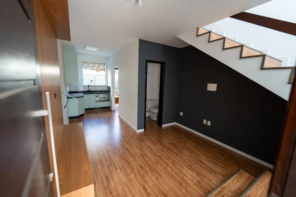 Foto 2 de Casa com 2 quartos à venda, 56m2 em Adhemar Garcia, Joinville - SC
