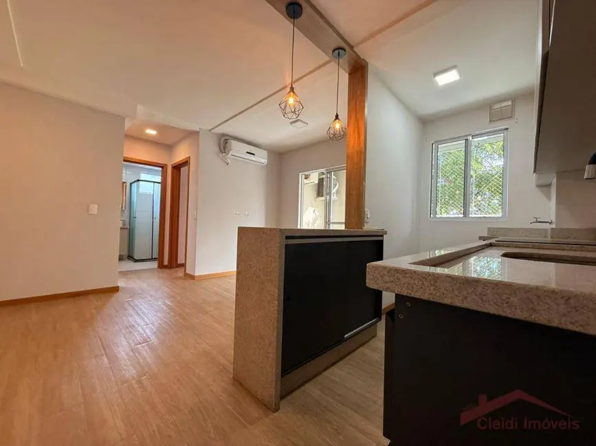 Foto 2 de Apartamento com 2 quartos para alugar, 91m2 em Anita Garibaldi, Joinville - SC