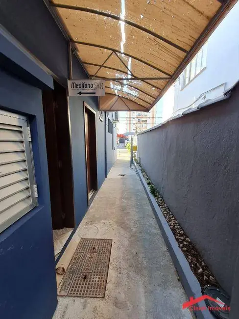 Foto 2 de Sala Comercial para alugar, 30m2 em América, Joinville - SC