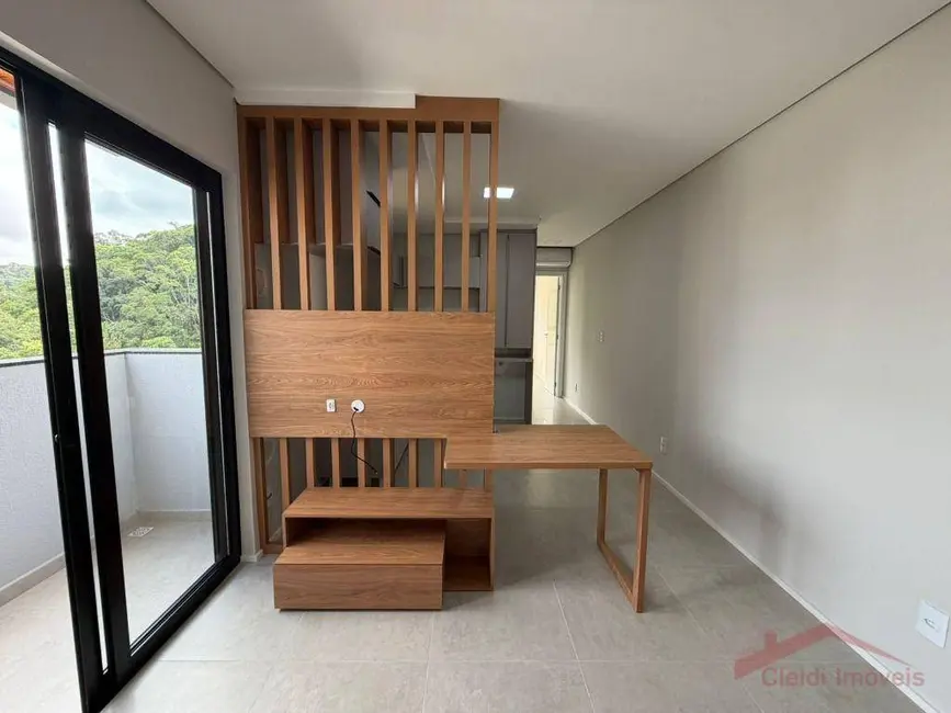 Foto 2 de Apartamento com 1 quarto para alugar, 66m2 em Santo Antônio, Joinville - SC