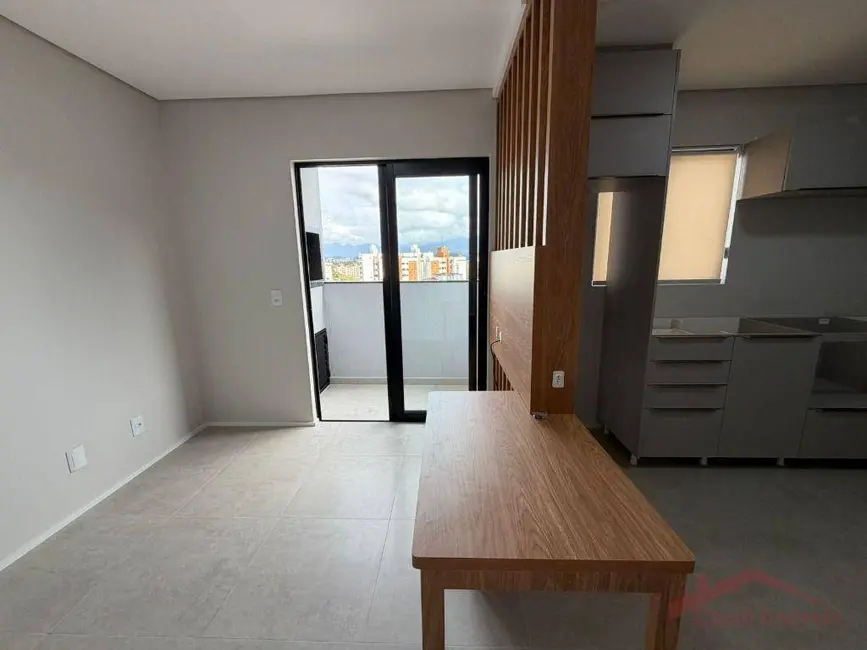 Foto 1 de Apartamento com 1 quarto para alugar, 66m2 em Santo Antônio, Joinville - SC