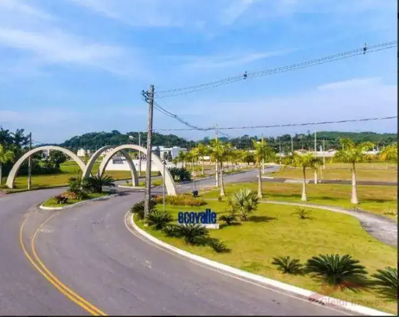 Foto 1 de Terreno / Lote à venda, 318m2 em Araquari - SC