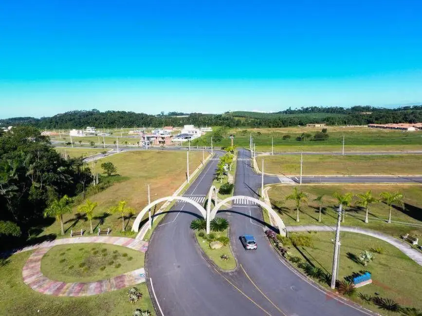 Foto 3 de Terreno / Lote à venda, 318m2 em Araquari - SC