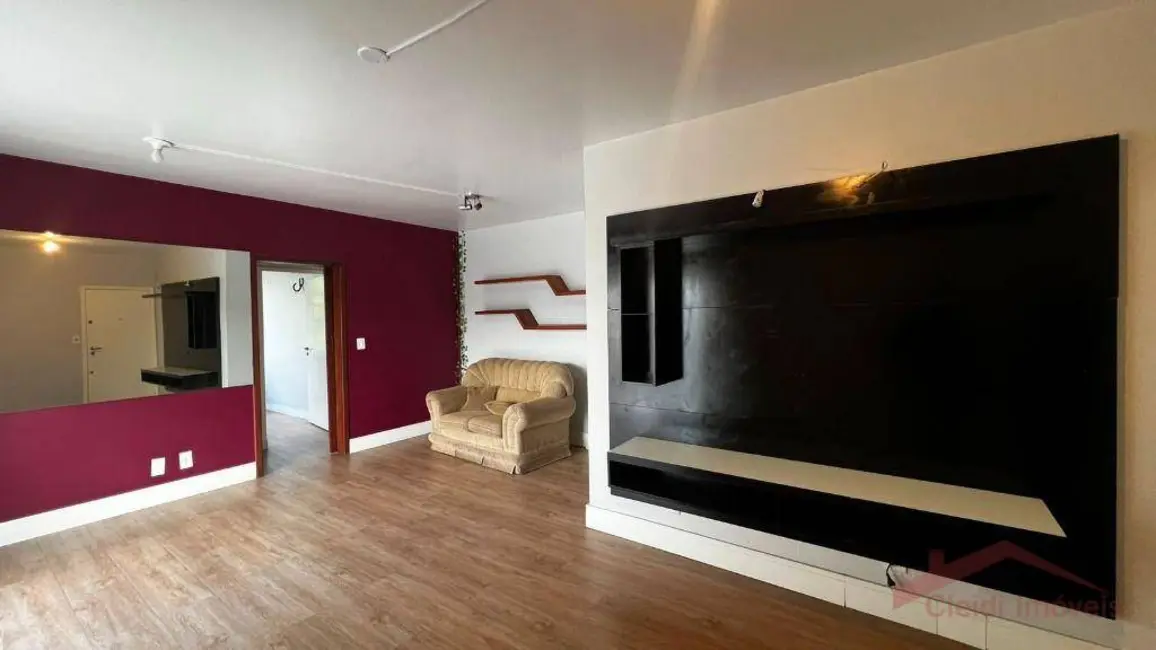 Foto 2 de Apartamento com 3 quartos para alugar, 134m2 em Saguaçu, Joinville - SC
