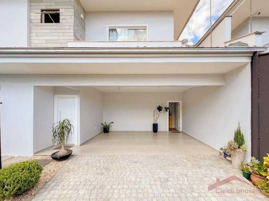 Casa com 3 quartos à venda, 167m2 em Iririú, Joinville - SC - imagem 6 Foto 6 de Casa com 3 quartos à venda, 167m2 em Iririú, Joinville - SC