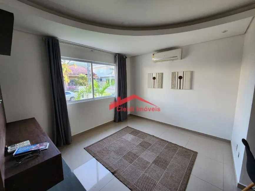 Casa de Condomínio com 4 quartos à venda, 403m2 em Iririú, Joinville - SC - imagem 6 Foto 6 de Casa de Condomínio com 4 quartos à venda, 403m2 em Iririú, Joinville - SC