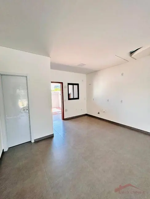Sobrado com 3 quartos à venda, 113m2 em Saguaçu, Joinville - SC - imagem 3 Foto 3 de Sobrado com 3 quartos à venda, 113m2 em Saguaçu, Joinville - SC