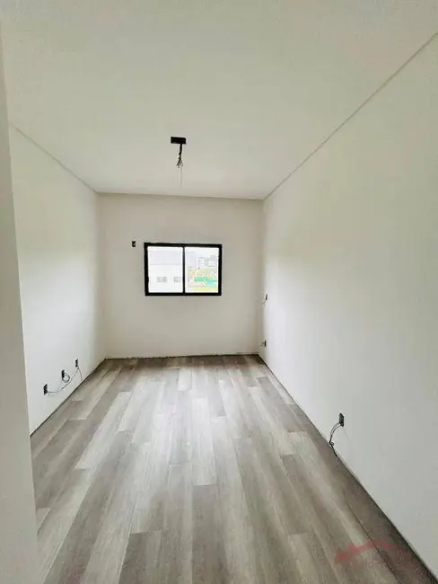 Sobrado com 3 quartos à venda, 113m2 em Saguaçu, Joinville - SC - imagem 8 Foto 8 de Sobrado com 3 quartos à venda, 113m2 em Saguaçu, Joinville - SC
