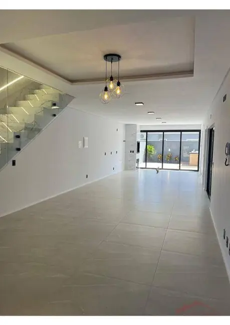 Sobrado com 3 quartos à venda, 171m2 em Jardim Sofia, Joinville - SC - imagem 7 Foto 7 de Sobrado com 3 quartos à venda, 171m2 em Jardim Sofia, Joinville - SC
