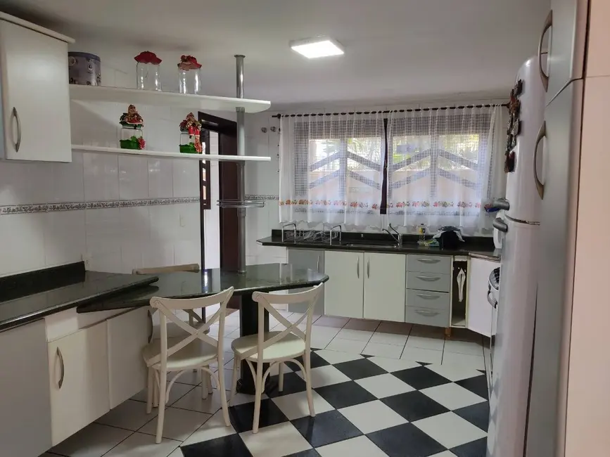 Foto 3 de Casa com 5 quartos à venda, 515m2 em Centro, Balneario Picarras - SC
