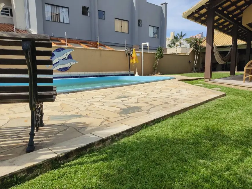 Foto 7 de Casa com 5 quartos à venda, 515m2 em Centro, Balneario Picarras - SC