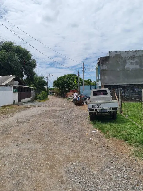 Foto 9 de Terreno / Lote à venda, 323m2 em Balneario Picarras - SC