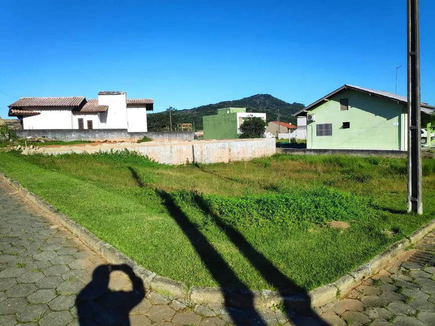 Foto 9 de Terreno / Lote à venda, 240m2 em Balneario Picarras - SC