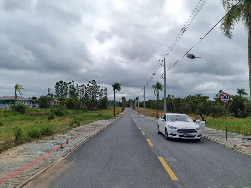 Foto 4 de Terreno / Lote à venda, 360m2 em Balneario Picarras - SC