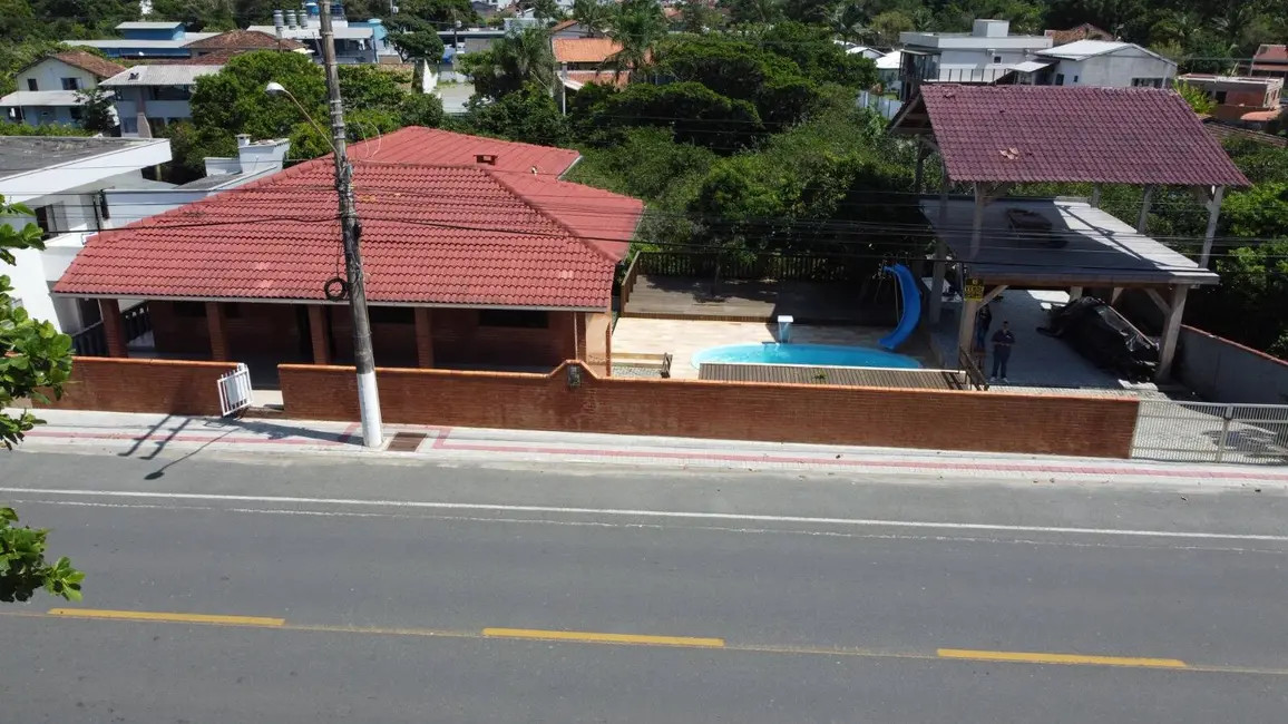 Casa com 6 quartos à venda, 178m2 em Barra Velha - SC - imagem 4 Foto 4 de Casa com 6 quartos à venda, 178m2 em Barra Velha - SC