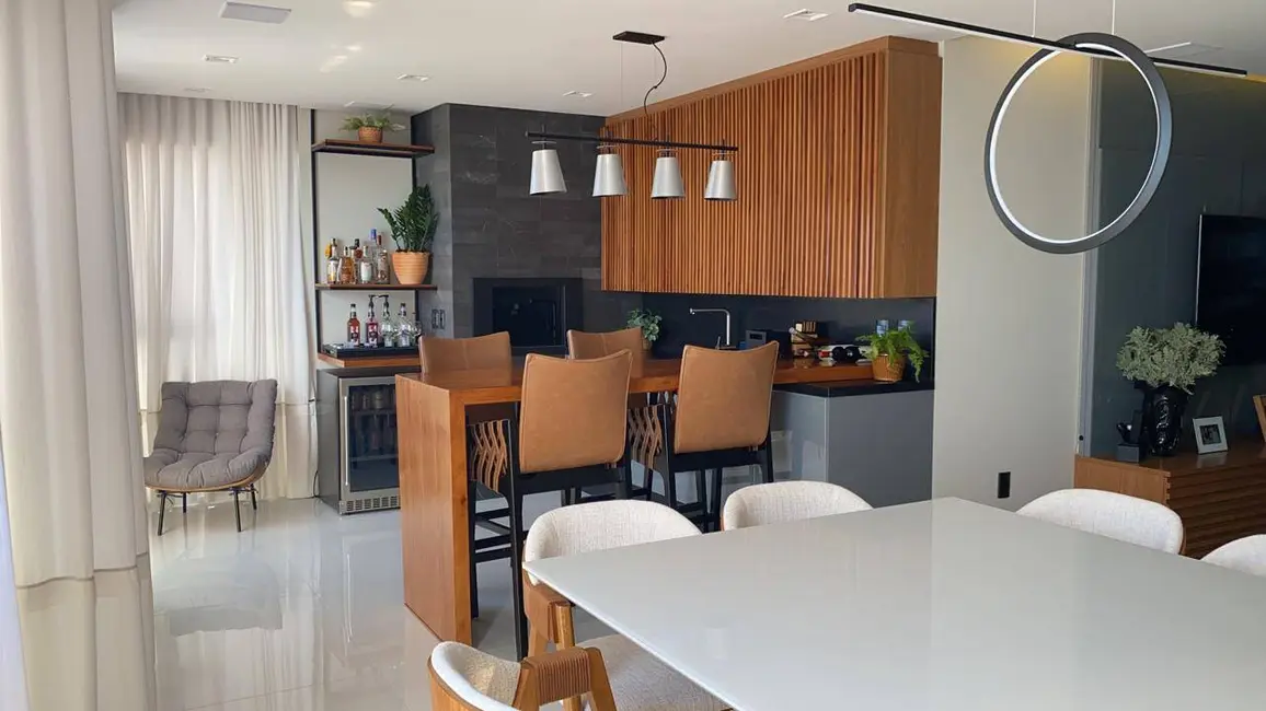 Foto 3 de Apartamento com 3 quartos à venda, 141m2 em Centro, Balneario Picarras - SC