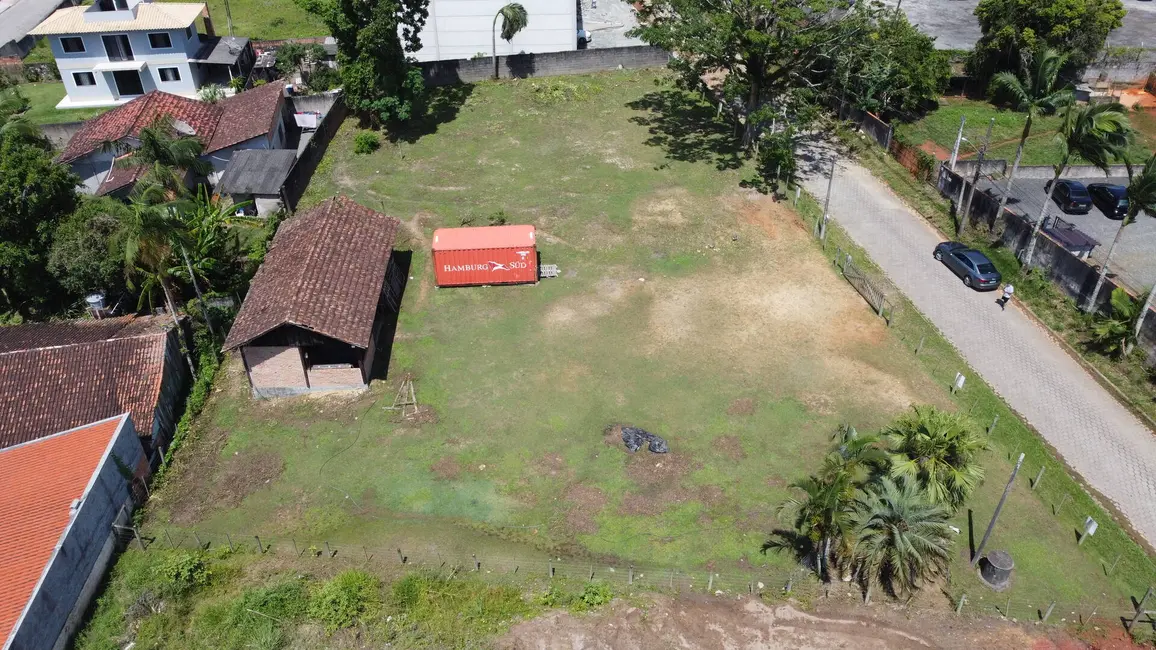 Foto 3 de Terreno / Lote à venda, 2143m2 em Balneario Picarras - SC