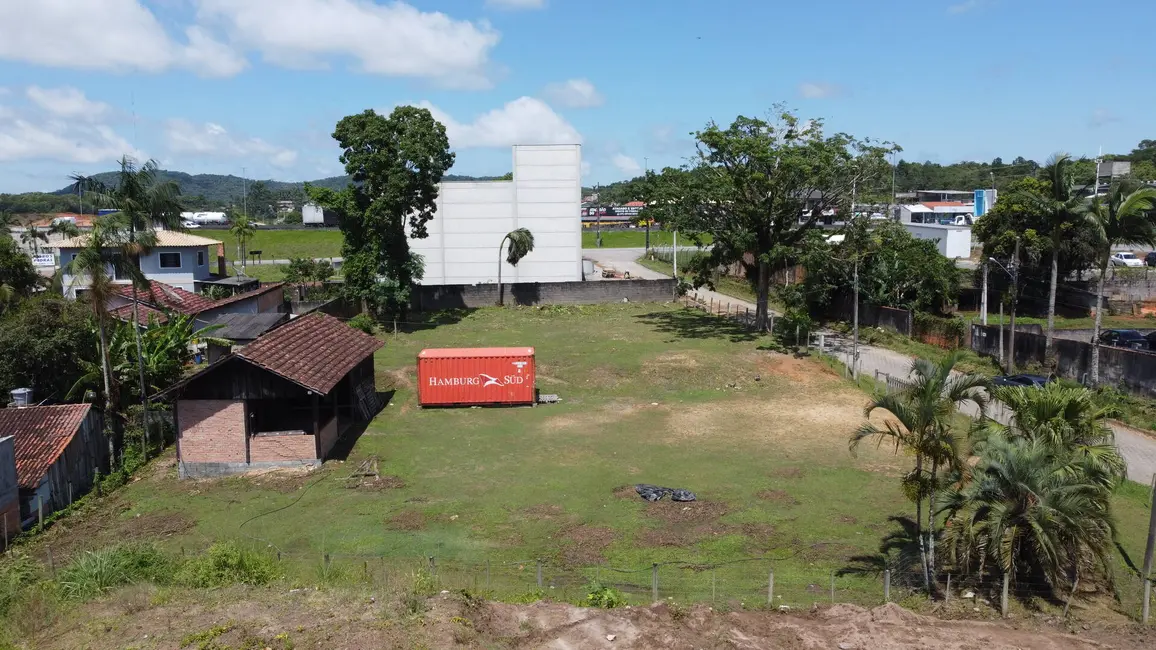 Foto 1 de Terreno / Lote à venda, 2143m2 em Balneario Picarras - SC