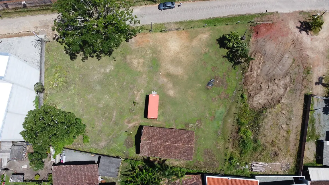 Foto 4 de Terreno / Lote à venda, 2143m2 em Balneario Picarras - SC