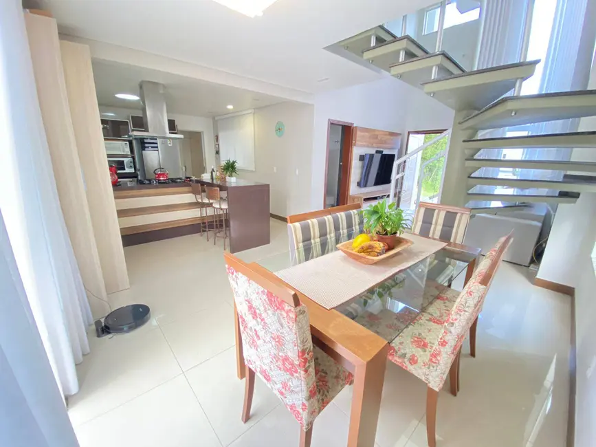 Foto 8 de Casa com 3 quartos à venda, 300m2 em Balneario Picarras - SC