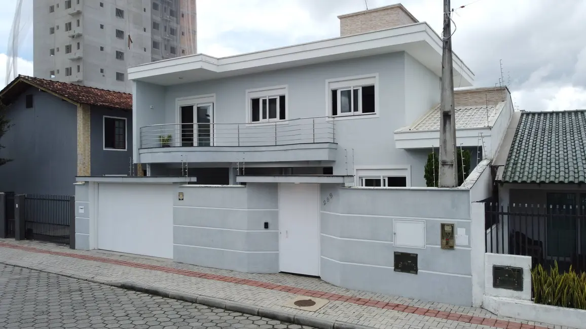 Foto 1 de Casa com 4 quartos à venda, 291m2 em Centro, Balneario Picarras - SC