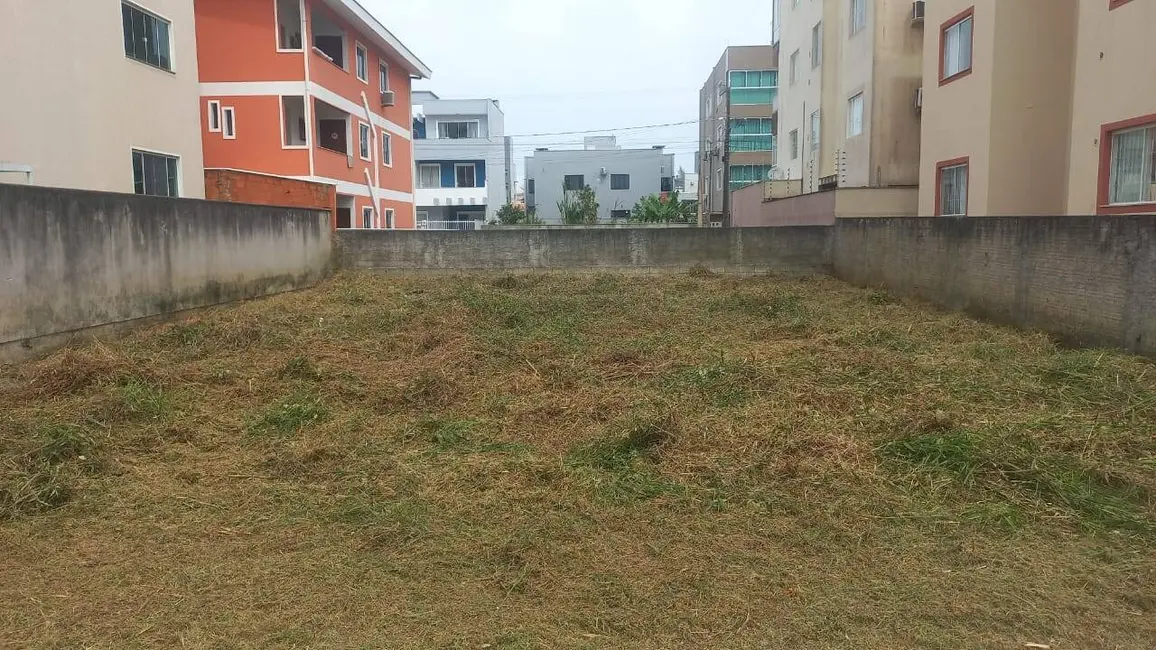 Foto 1 de Terreno / Lote à venda, 270m2 em Barra Velha - SC