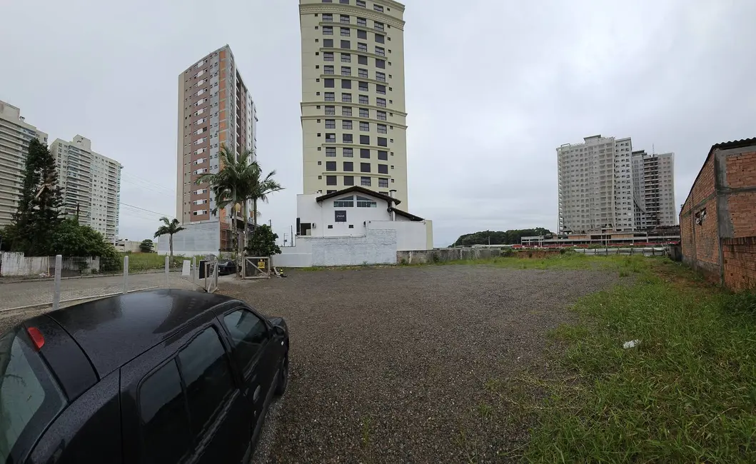 Foto 9 de Terreno / Lote à venda, 710m2 em Balneario Picarras - SC