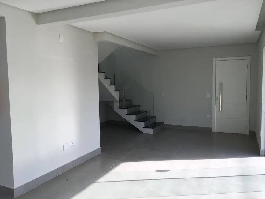 Foto 4 de Casa com 3 quartos à venda em Balneario Picarras - SC