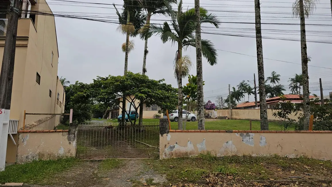 Foto 2 de Terreno / Lote à venda, 1383m2 em Balneario Picarras - SC
