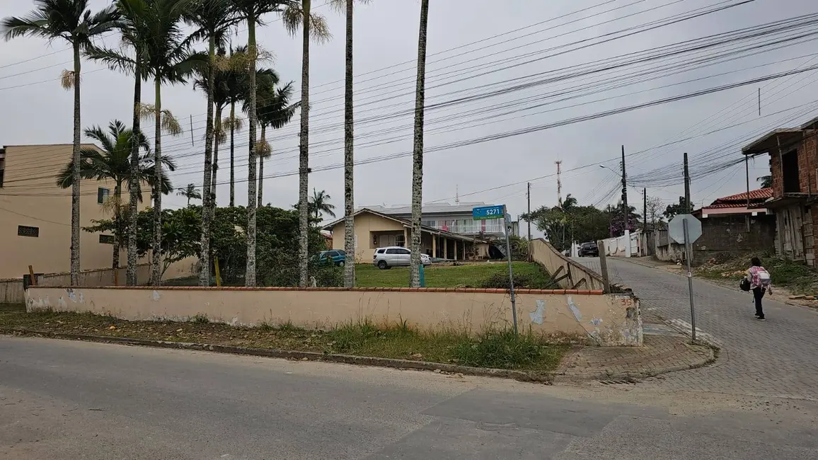 Foto 1 de Terreno / Lote à venda, 1383m2 em Balneario Picarras - SC