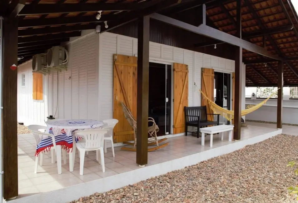 Foto 5 de Casa com 3 quartos à venda, 359m2 em Balneario Picarras - SC
