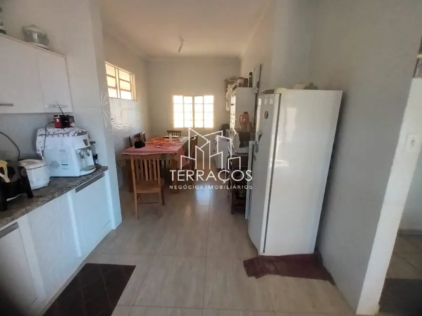 Foto 6 de Chácara com 2 quartos à venda, 250m2 em Atibaia - SP