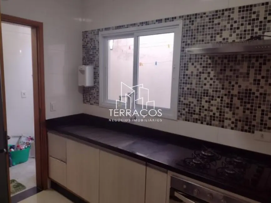 Foto 9 de Casa com 3 quartos à venda, 160m2 em Jardim Alzira, São Paulo - SP