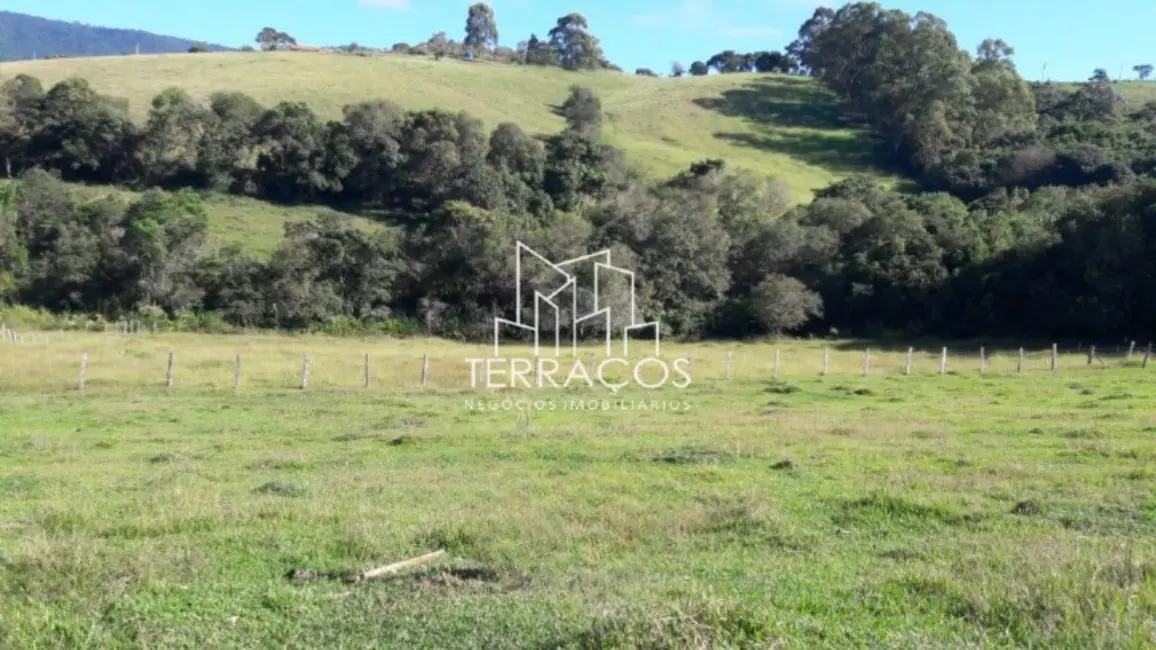Foto 1 de Terreno / Lote à venda, 1345m2 em Extrema - MG