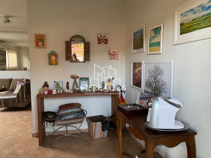 Foto 9 de Casa de Condomínio com 3 quartos à venda, 490m2 em Louveira - SP