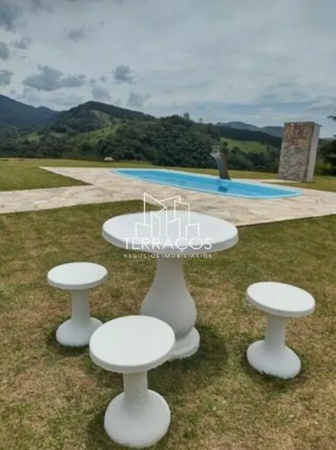 Chácara com 3 quartos à venda, 204m2 em Itapeva - MG - imagem 8 Foto 8 de Chácara com 3 quartos à venda, 204m2 em Itapeva - MG