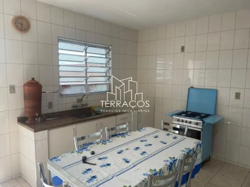 Casa com 2 quartos à venda, 168m2 em Jardim Pacaembu, Jundiai - SP - imagem 4 Foto 4 de Casa com 2 quartos à venda, 168m2 em Jardim Pacaembu, Jundiai - SP