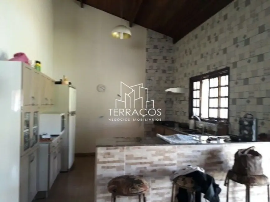 Chácara com 3 quartos à venda, 165m2 em Piracaia - SP - imagem 8 Foto 8 de Chácara com 3 quartos à venda, 165m2 em Piracaia - SP