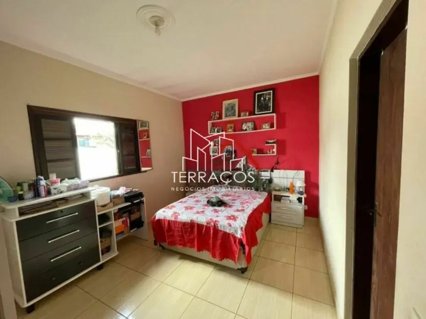 Chácara com 4 quartos à venda, 260m2 em Jarinu - SP - imagem 6 Foto 6 de Chácara com 4 quartos à venda, 260m2 em Jarinu - SP