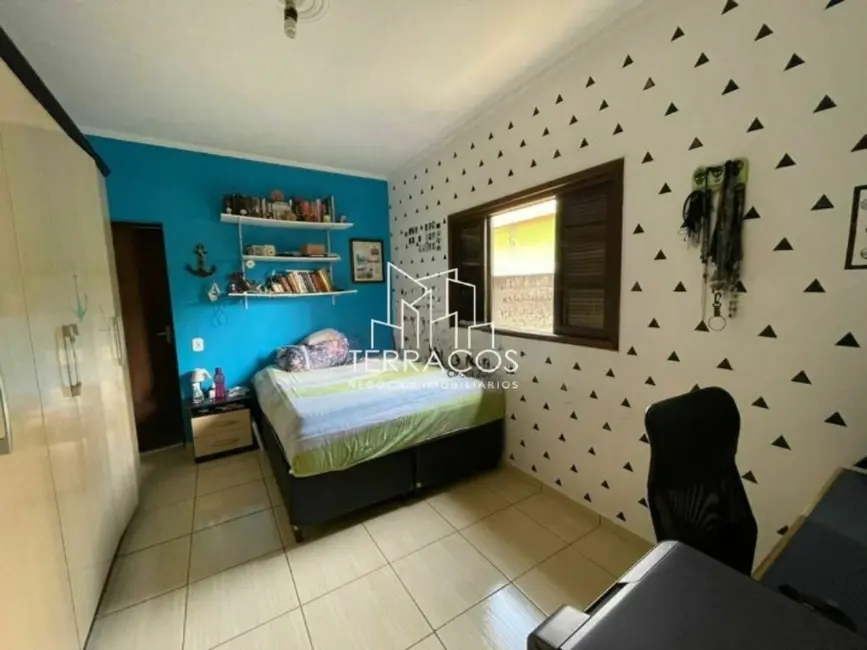 Chácara com 4 quartos à venda, 260m2 em Jarinu - SP - imagem 8 Foto 8 de Chácara com 4 quartos à venda, 260m2 em Jarinu - SP